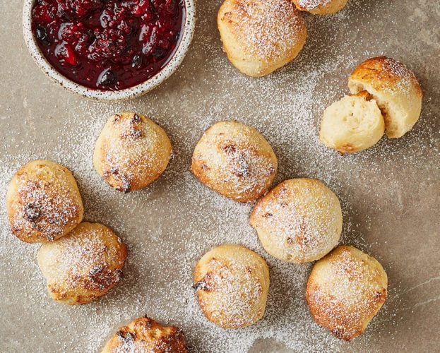 Air fryer doughnuts