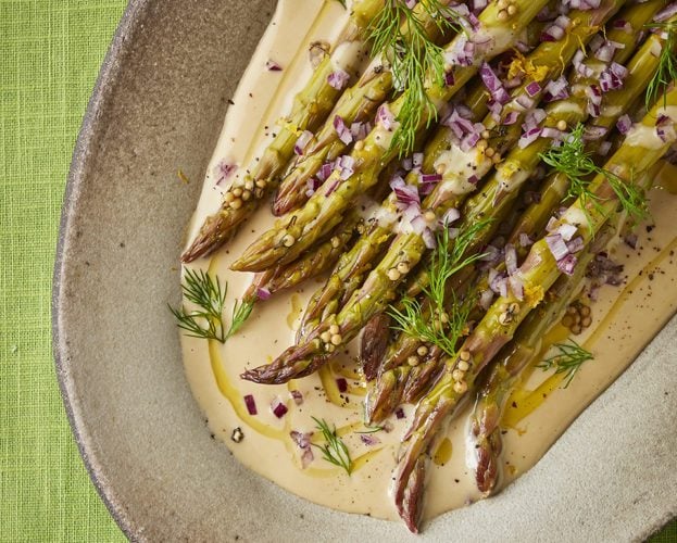 Pickled asparagus tonnato