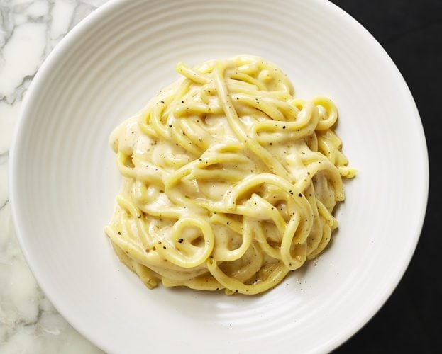 Bucatini cacio e pepe