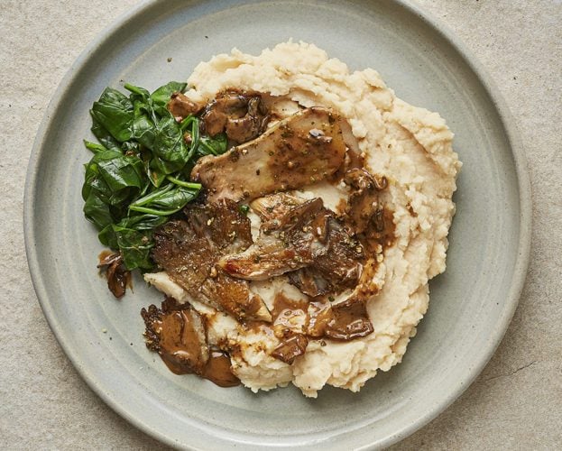 Peppercorn mushrooms with butter bean mash