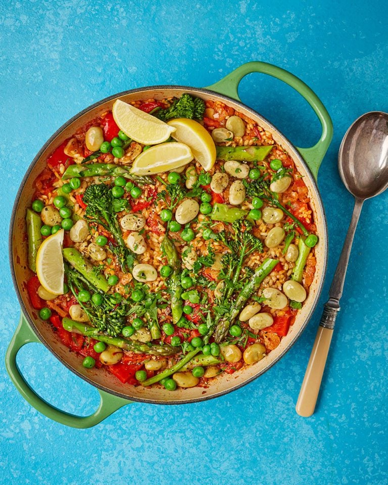 Vegetarian paella