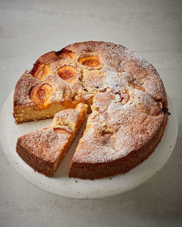 Apricot cake