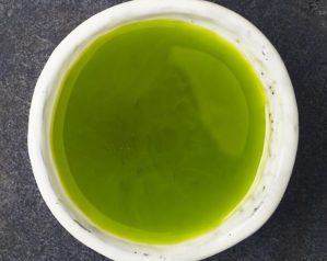 Wild garlic oil
