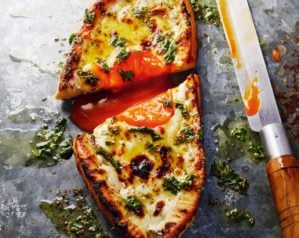 Halloumi pide