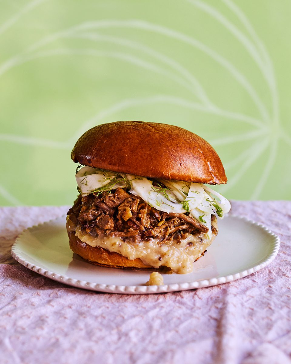 Pulled pork burgers with gooseberry ketchup