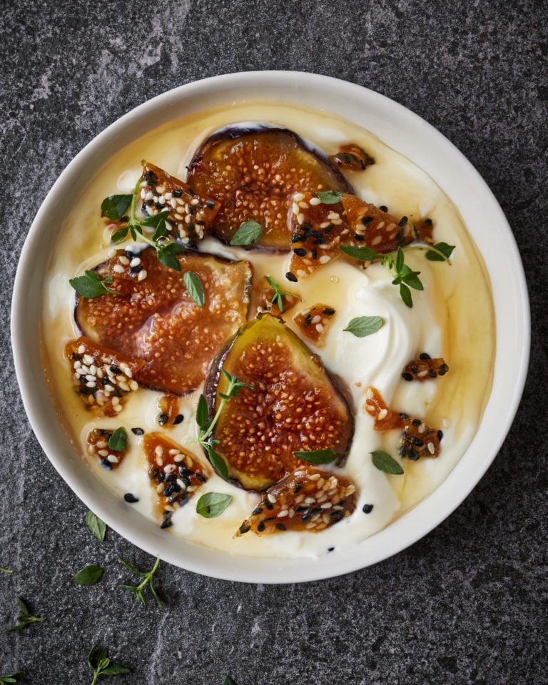 Honeyed figs with crème fraîche and sesame brittle