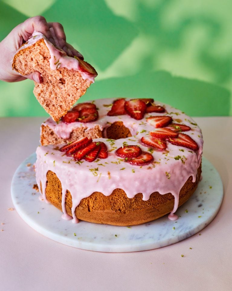 Strawberry chiffon cake