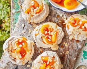 Almond pavlovas