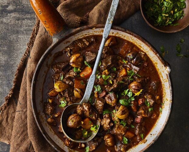 Beef stew with orange and chestnuts