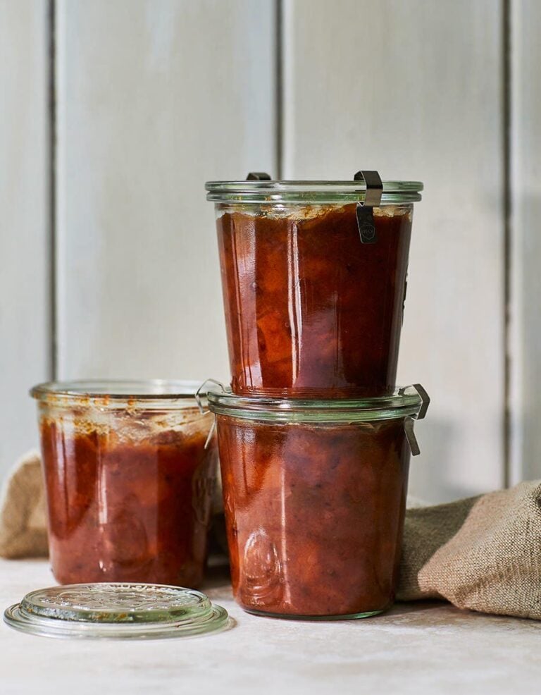 Squash, apple and date chutney