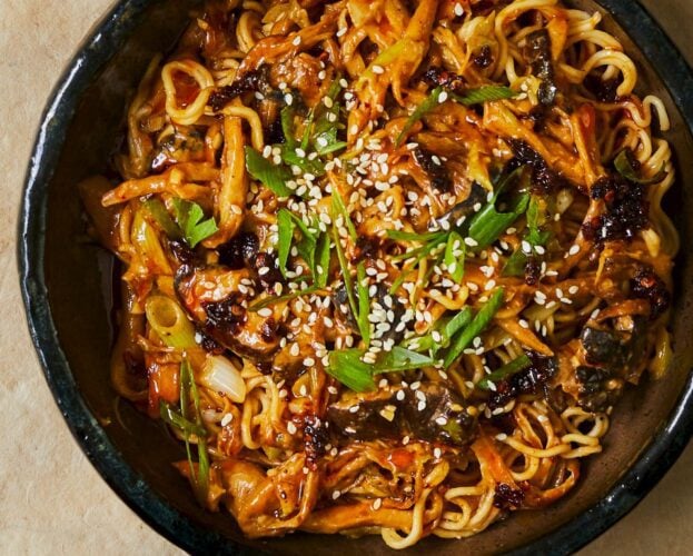 Pulled king oyster mushroom, peanut and chilli noodles