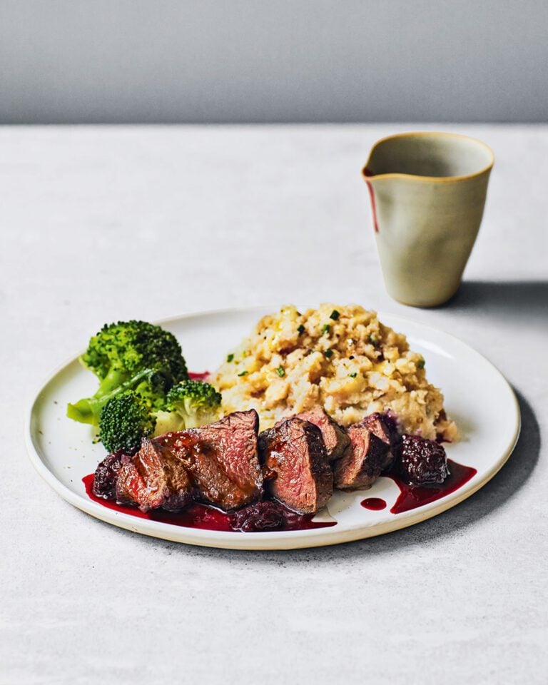 Venison steaks with celeriac mash and blackberry gravy