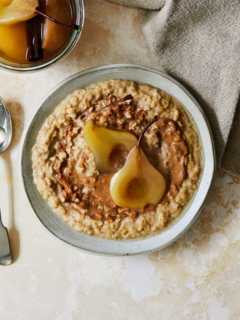 Porridge with pears and almond butter