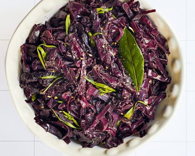 Braised red cabbage