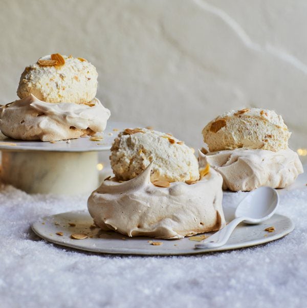 Meringue nests