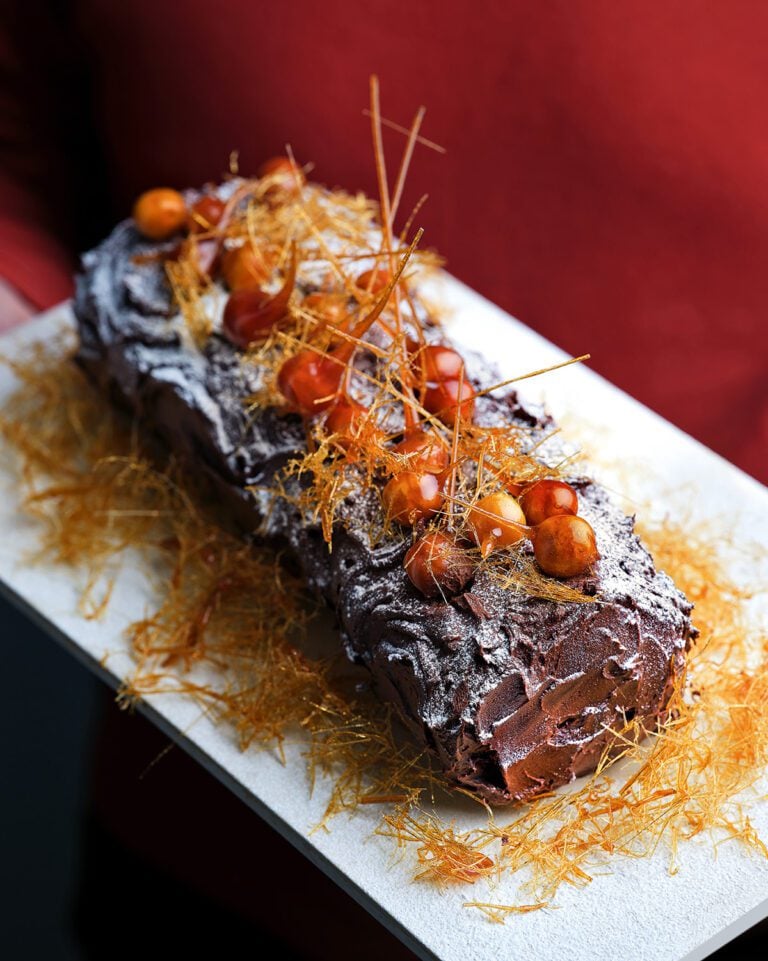 https://www.deliciousmagazine.co.uk/wp-content/uploads/2023/11/Michel-Roux-Jr-Yule-log-768x961.jpg