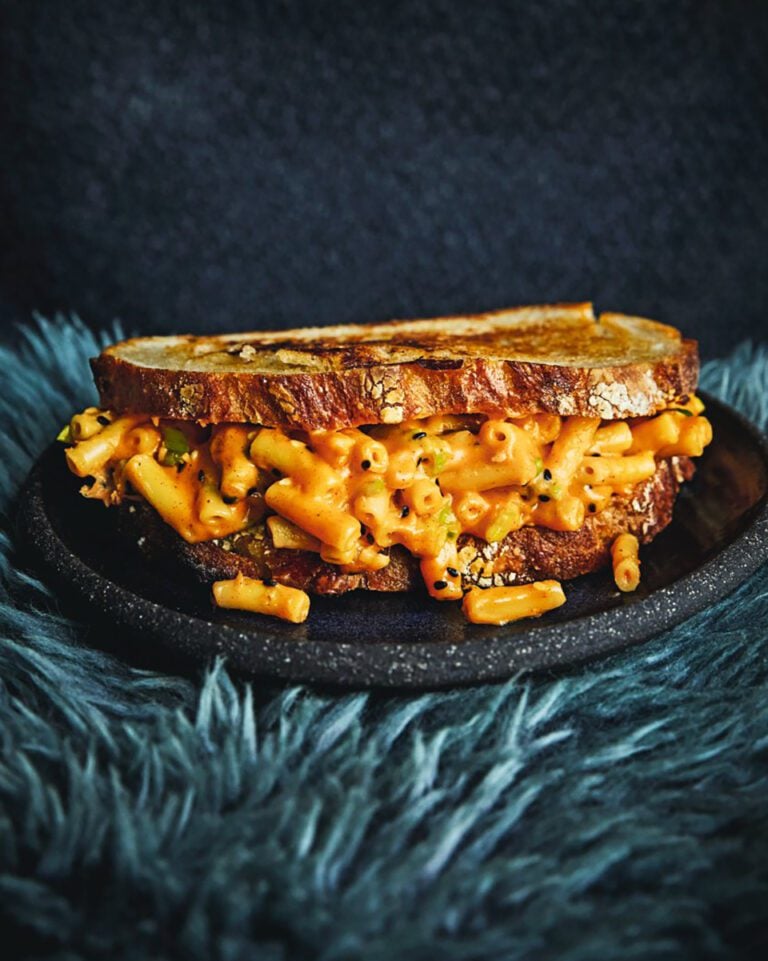 Gochujang mac-and-cheese toastie