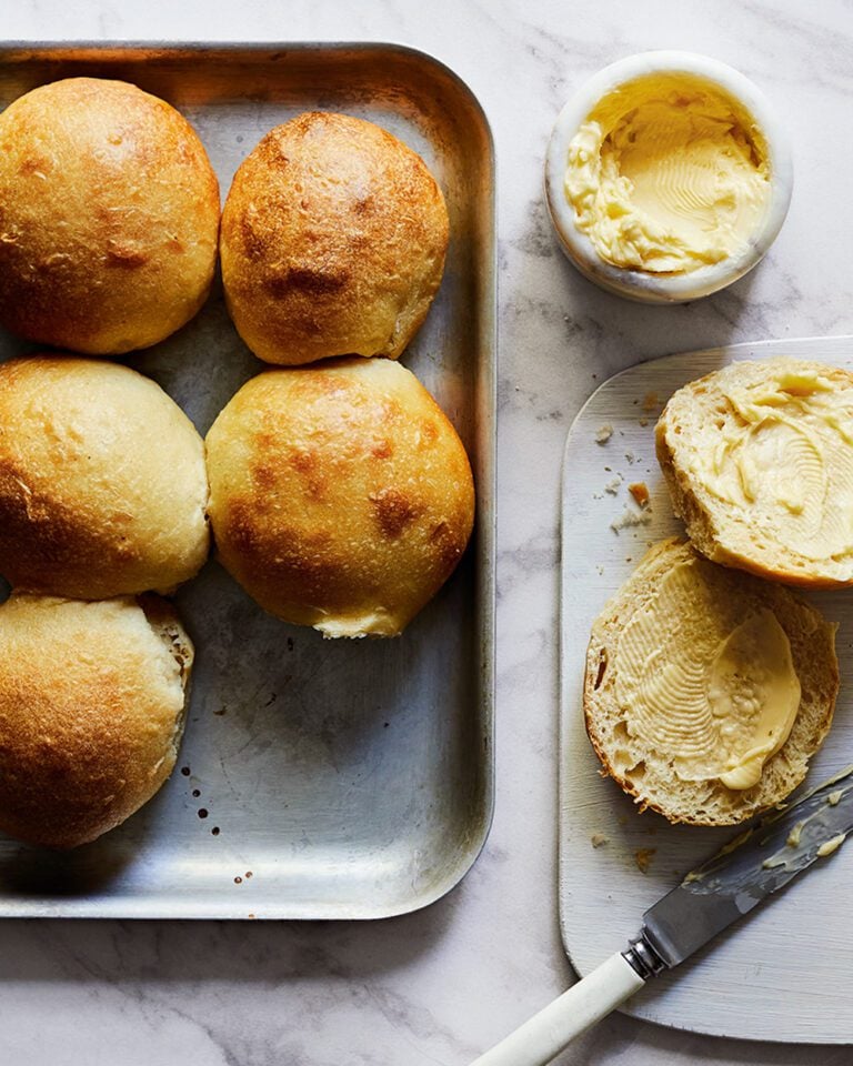 Bread sauce rolls