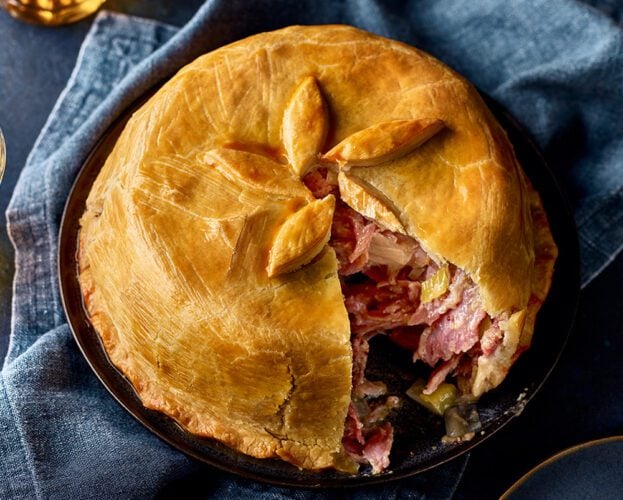 Smoked ham, leek and mustard pie