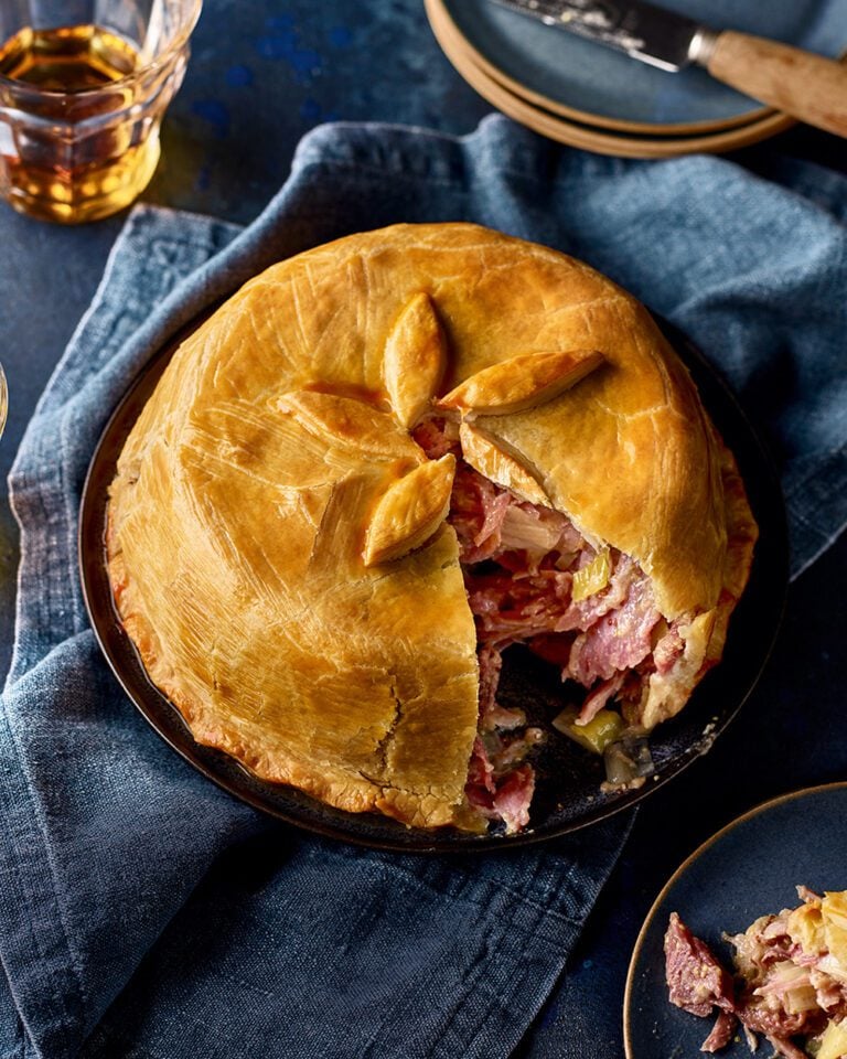 Smoked ham, leek and mustard pie