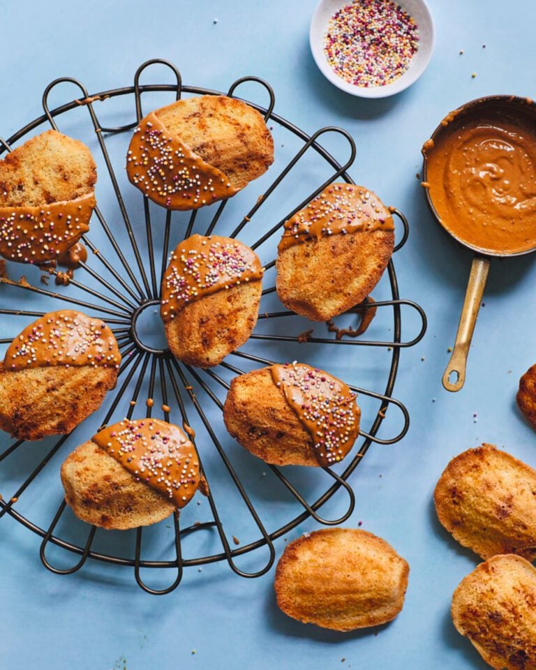 Caramelised white chocolate madeleines