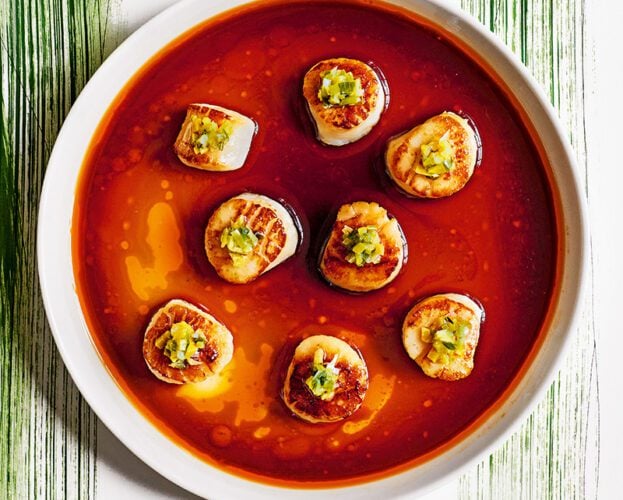 Chilli-soy scallops with ginger and spring onion oil