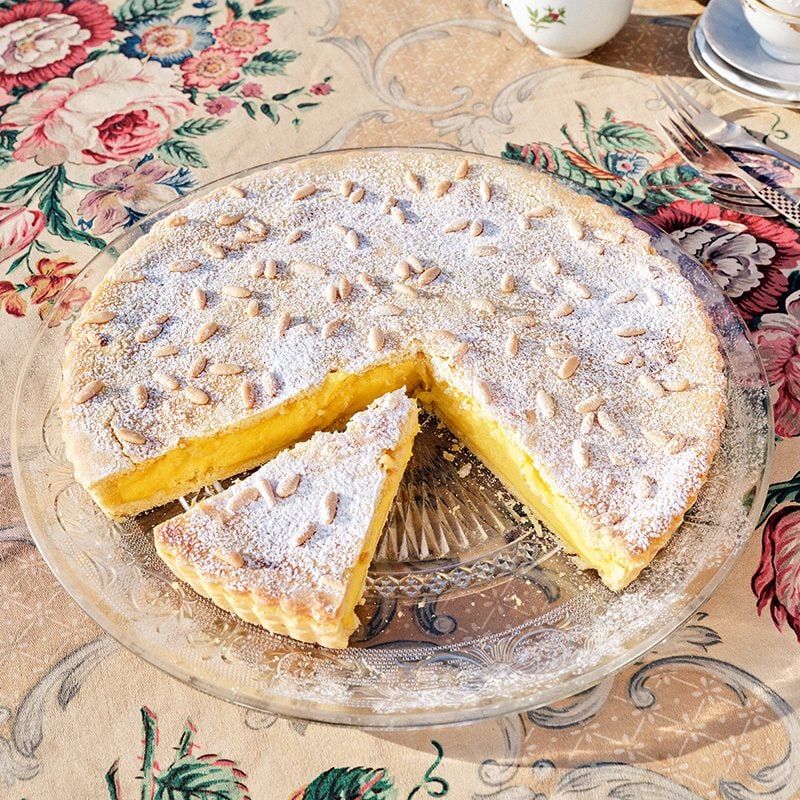 Image of torta della nonna from cookbook Si Mangia by Mattia Risaliti