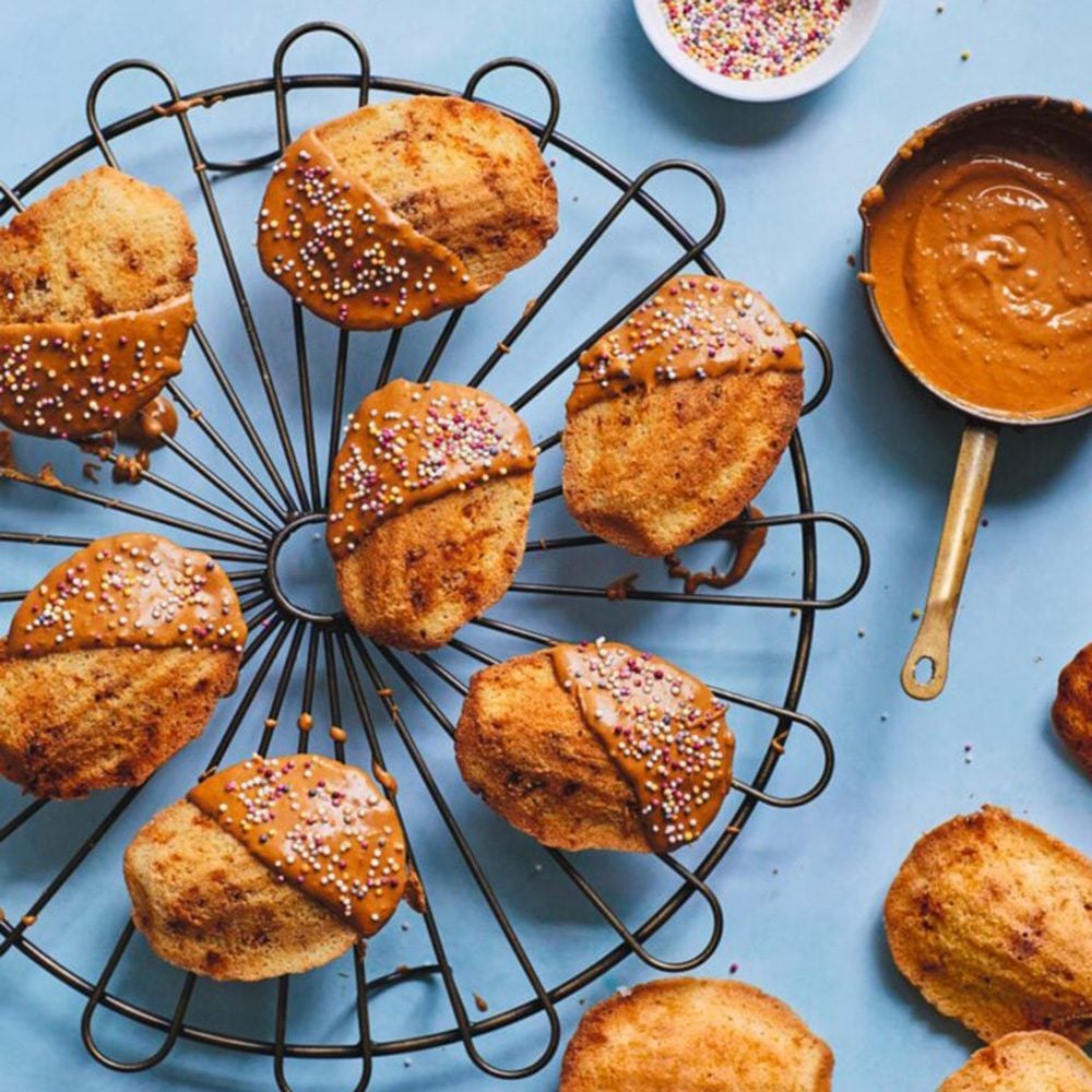 Caramelised chocolate madeleines