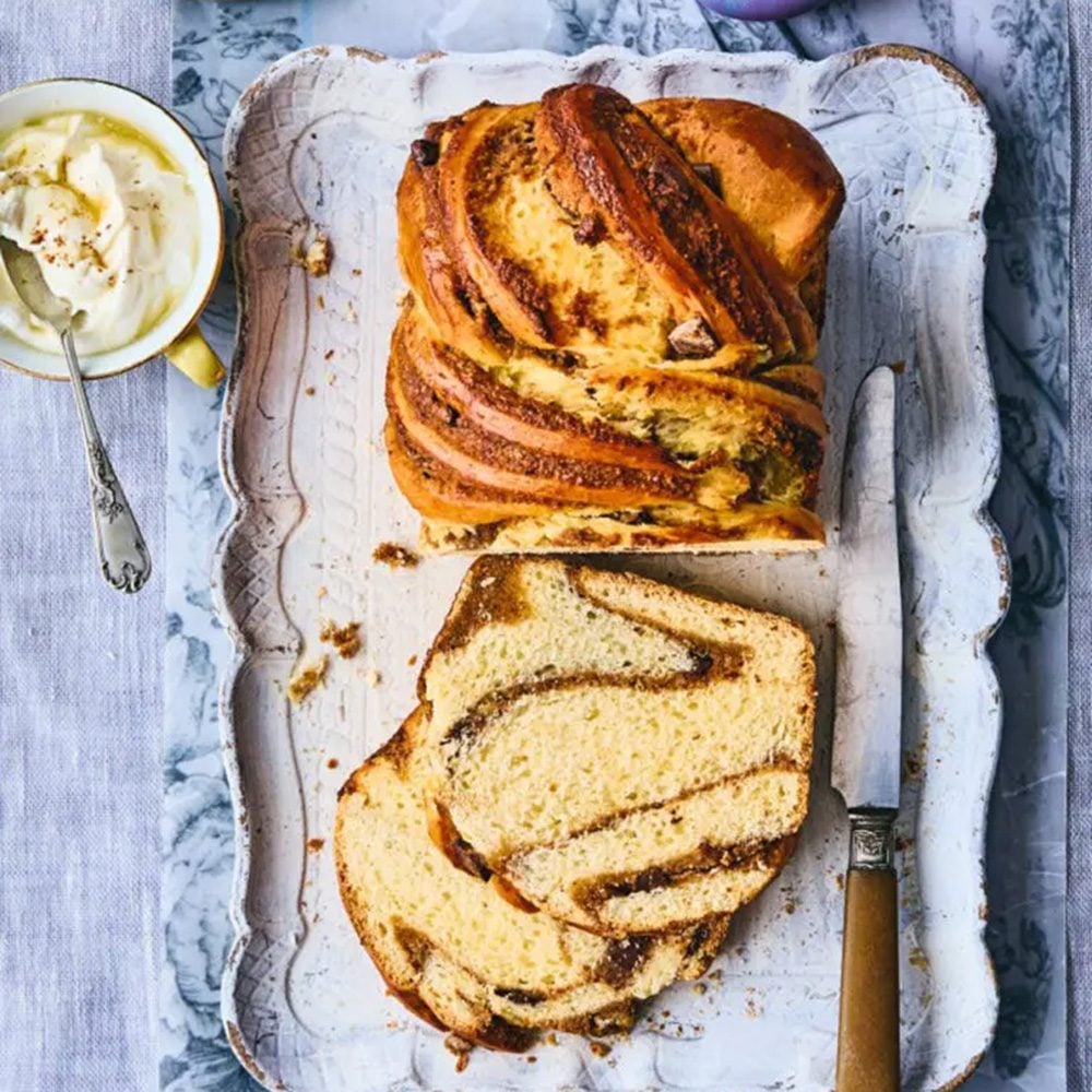 Hot cross banana bread