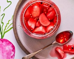 Spiced pickled radishes