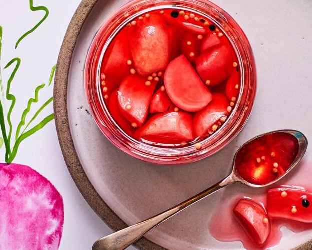 Spiced pickled radishes