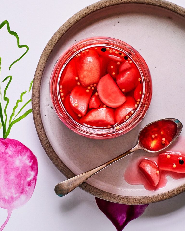 Spiced pickled radishes