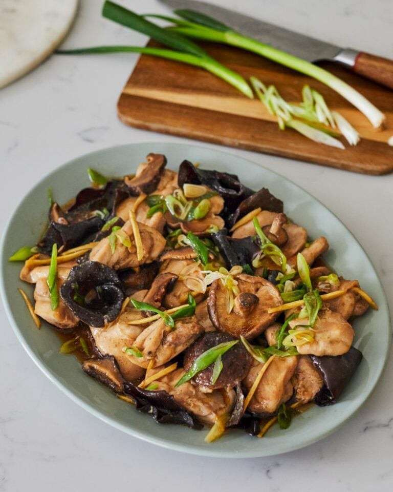 Chinese chicken with shiitake and wood ear mushrooms
