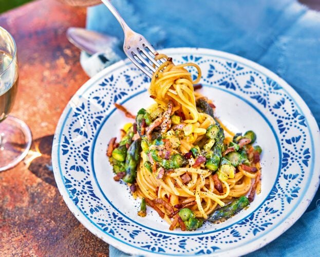 Gennaro Contaldo's asparagus carbonara