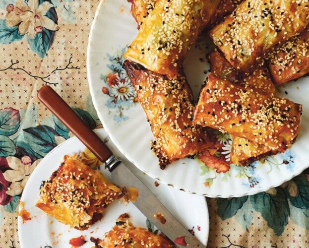 Patlıcanlı rulo börek (Turkish filo rolls with aubergine, pepper and onion)