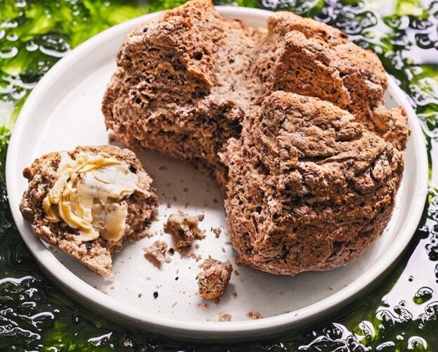 Seaweed soda bread