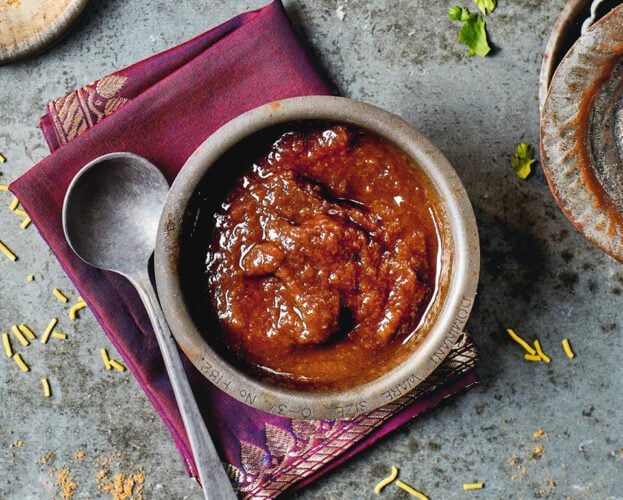 Tamarind and date chutney