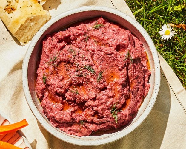 Beetroot houmous