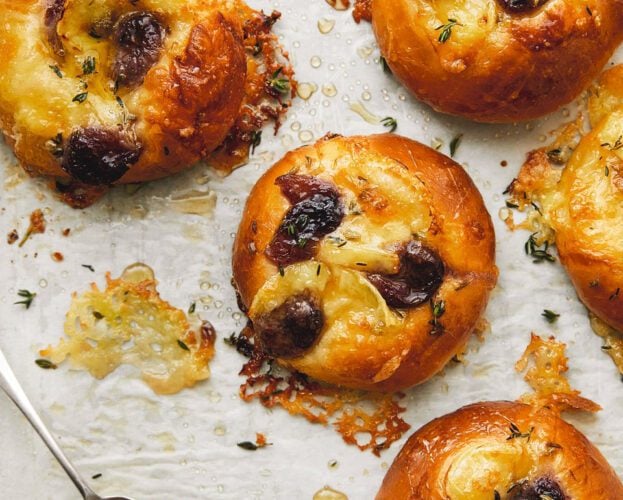 Nicola Lamb’s olive oil brioche with brie, roasted grapes, honey and thyme