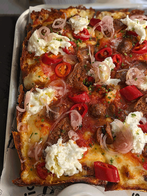 Ria's pizza