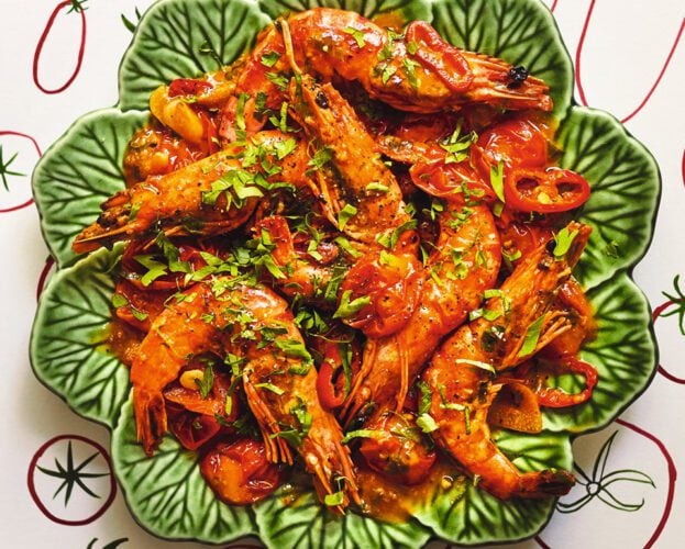 Gamberi alla busara (prawns with cherry tomato sauce)