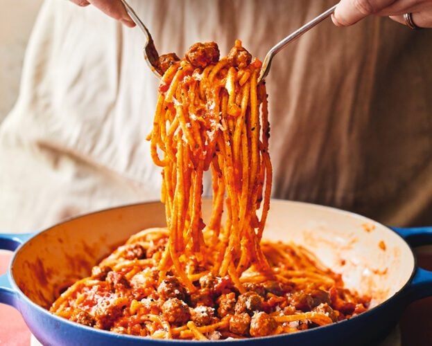 Chitarrone alla teramana (square spaghetti with mini meatballs)