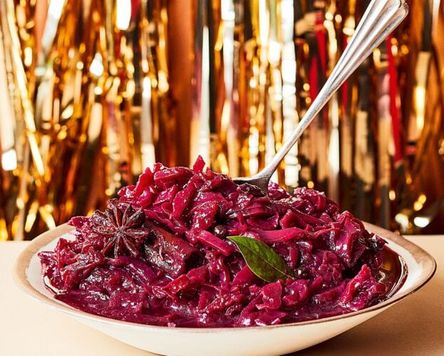 Braised red cabbage
