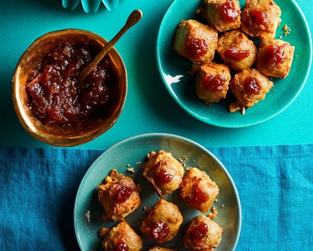 Air fryer mini stilton-rarebit scones with onion chutney