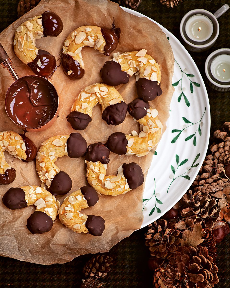 Almond antlers biscuits (mandelhörnchen) - delicious. magazine