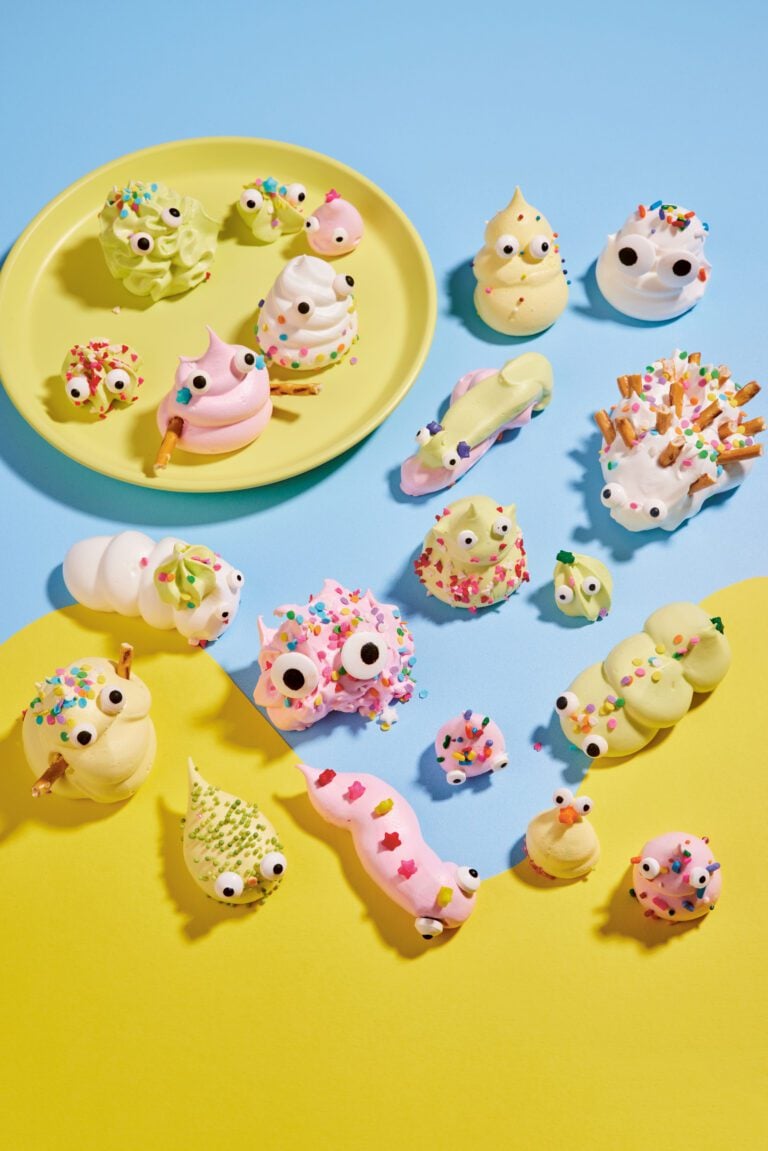 Abstract meringue creatures
