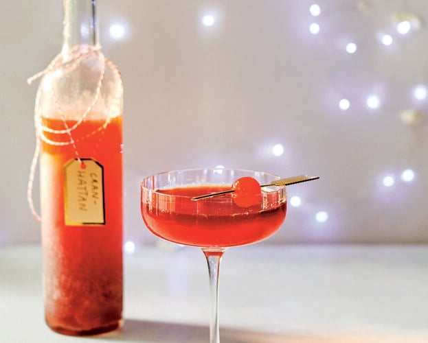 Cranhattan cocktail