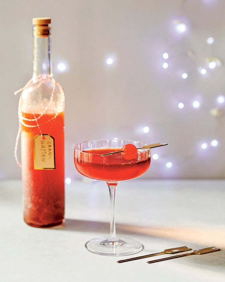 Cranberry manhattan ‘Cranhattan’ cocktail