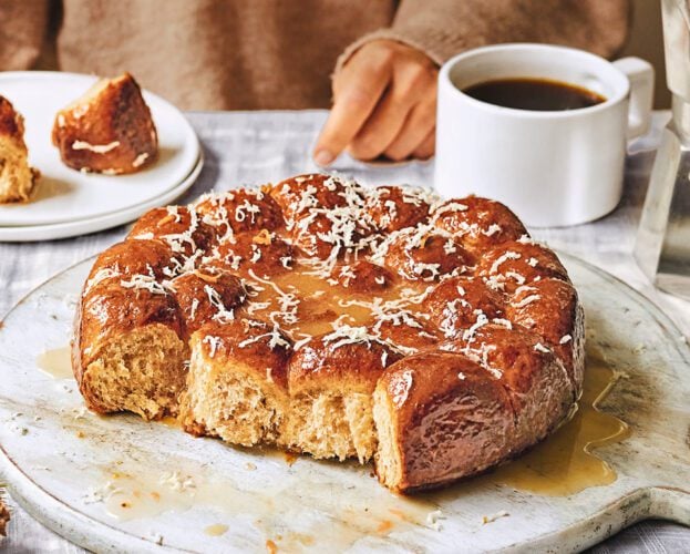 Cardamom, grapefruit, hazelnut and white chocolate tear-and-share buns