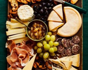 How to make the best Christmas cheeseboard
